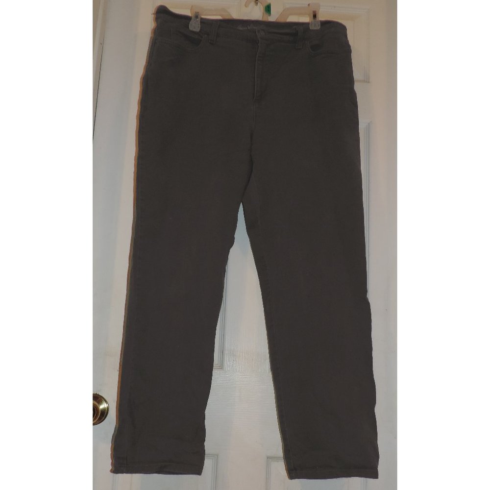 *SPRING JEANS SALE* EUC Gloria Vanderbilt brown stretch jeans Size 16